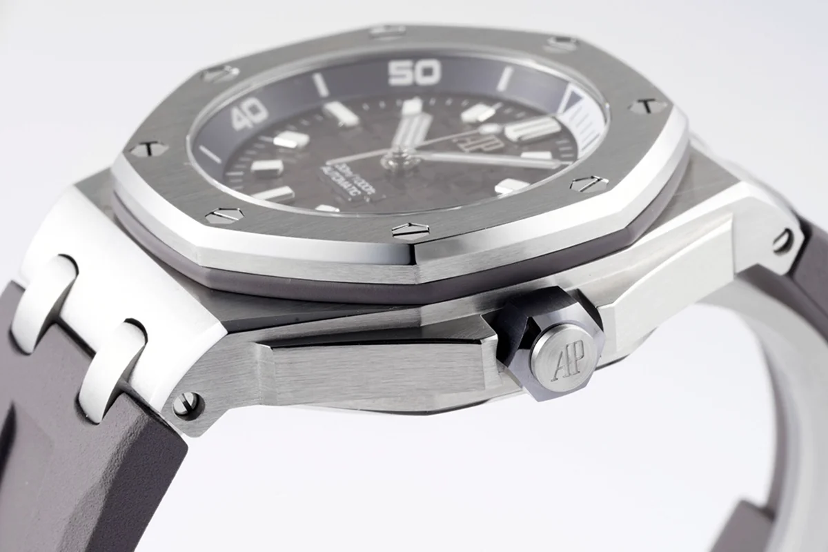 Royal Oak Offshore Diver Steel Grey Dial Ref. 15720ST.OO.A009CA.01