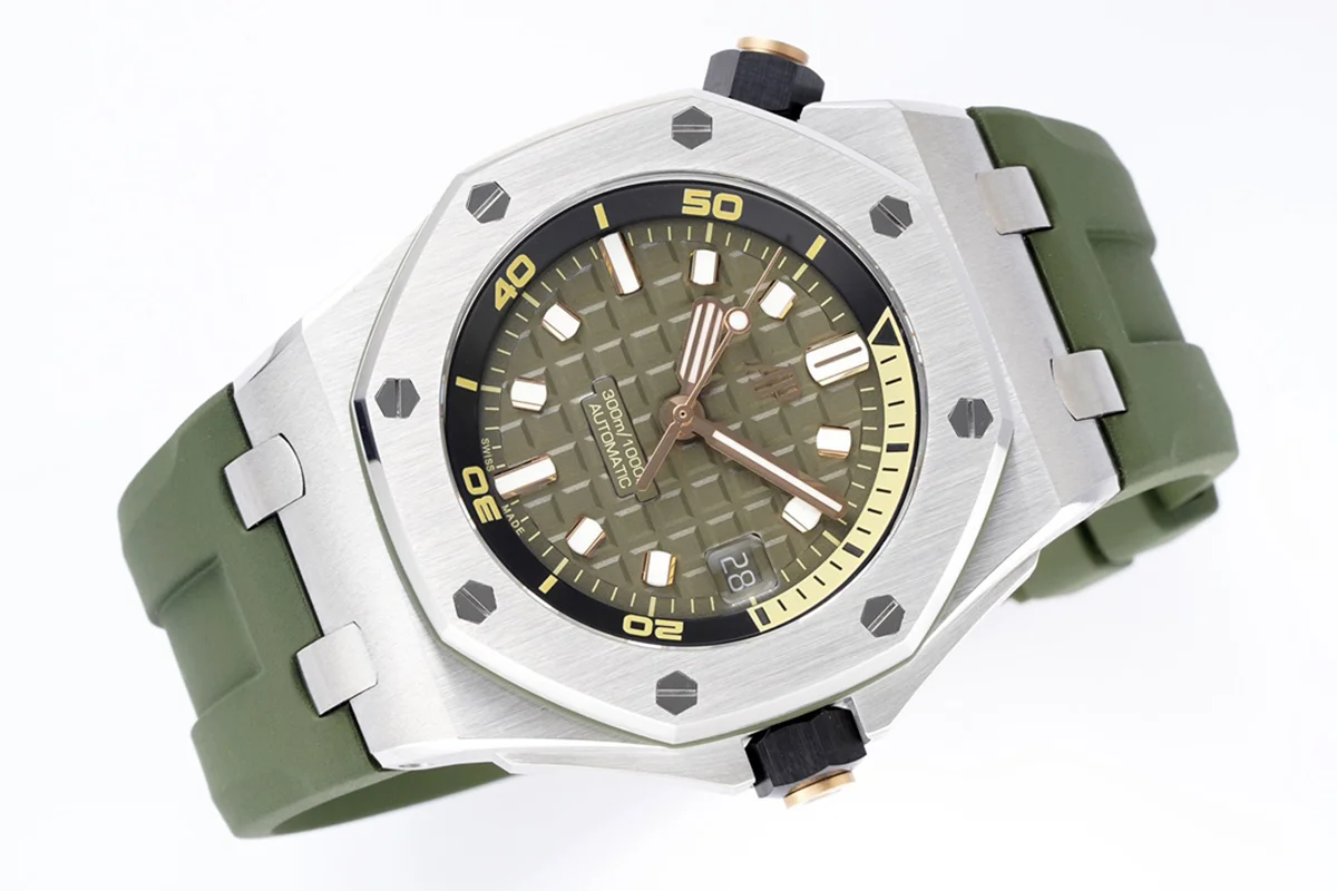 Royal Oak Offshore Diver Steel Khaki Dial Ref. 15720ST.OO.A052CA.01