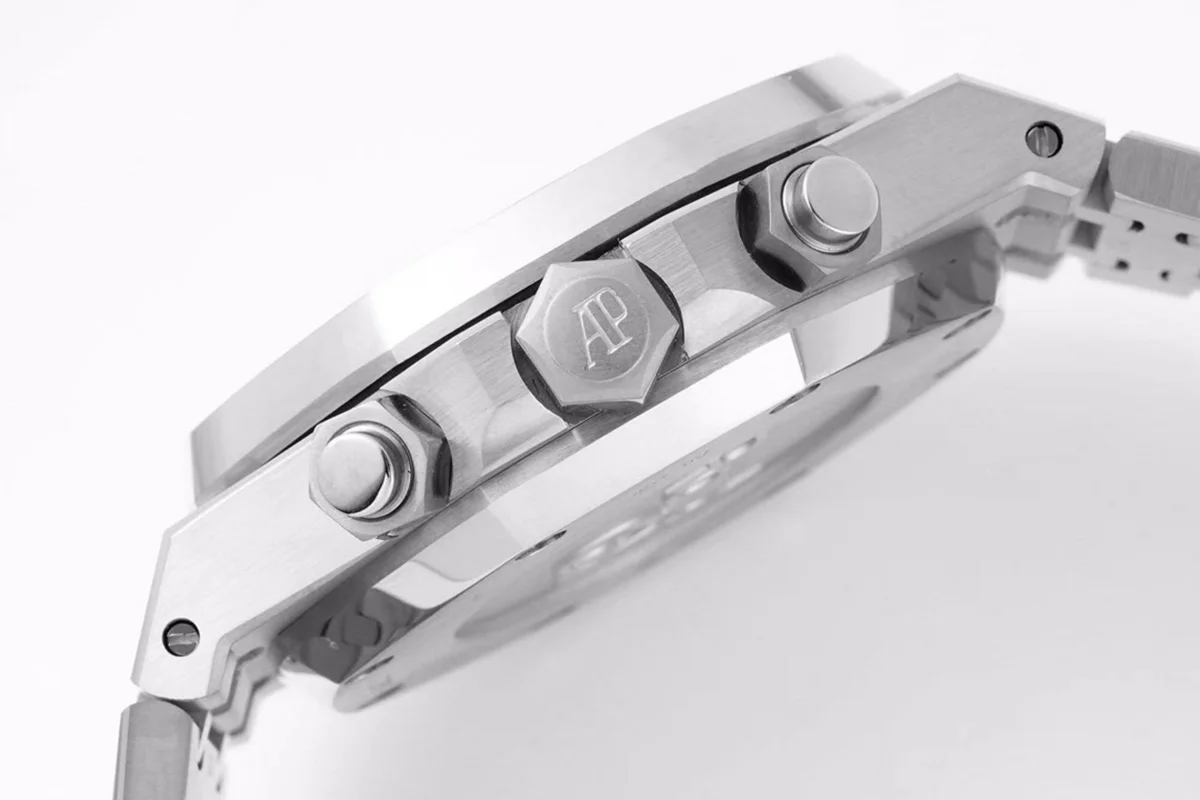 Royal Oak Self-Winding Chronograph White Dial in Steel