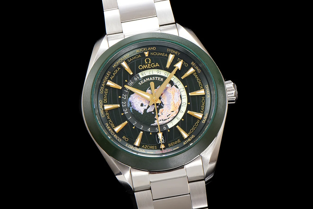 Seamaster Aqua Terra Worldtimer Master Chrononometer Green Dial on Bracelet
