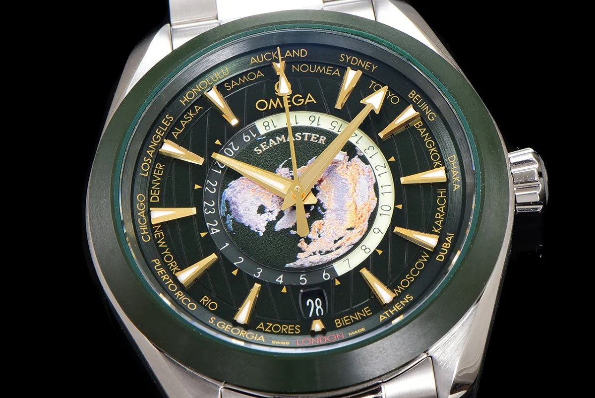 Seamaster Aqua Terra Worldtimer Master Chrononometer Green Dial on Bracelet