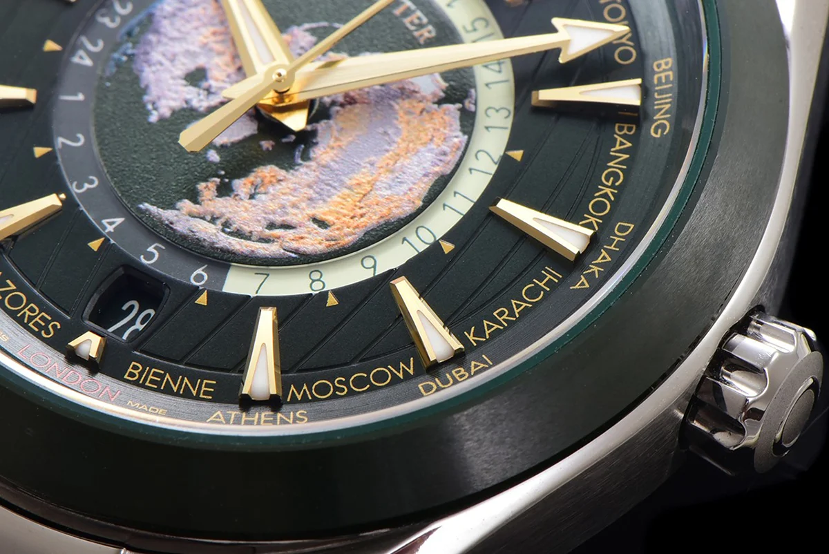 Seamaster Aqua Terra Worldtimer Master Chrononometer Green Dial on Bracelet