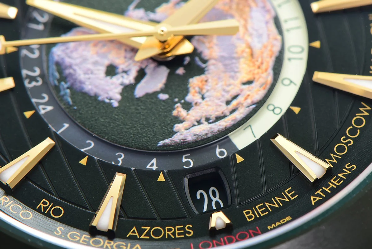 Seamaster Aqua Terra Worldtimer Master Chrononometer Green Dial on Bracelet