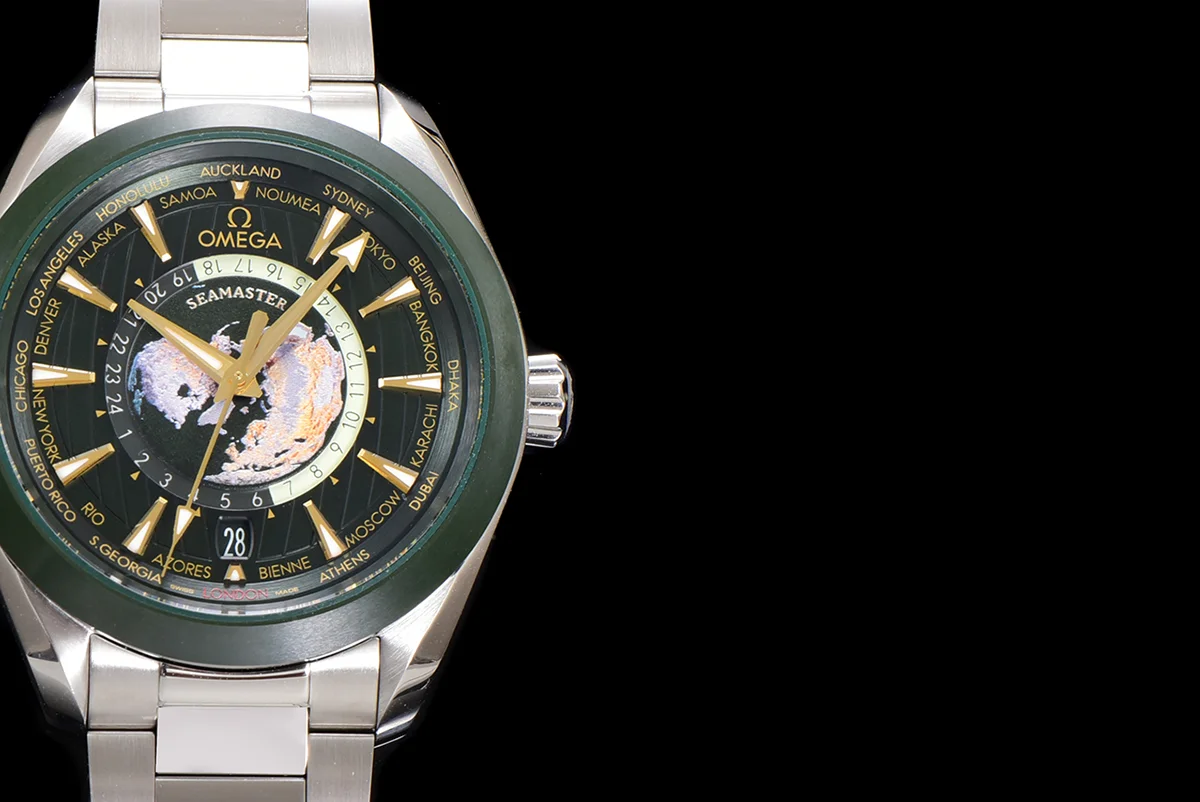 Seamaster Aqua Terra Worldtimer Master Chrononometer Green Dial on Bracelet