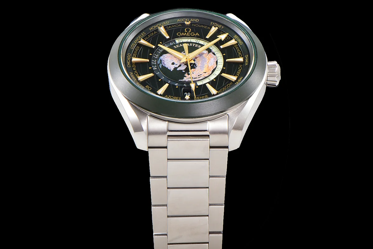 Seamaster Aqua Terra Worldtimer Master Chrononometer Green Dial on Bracelet