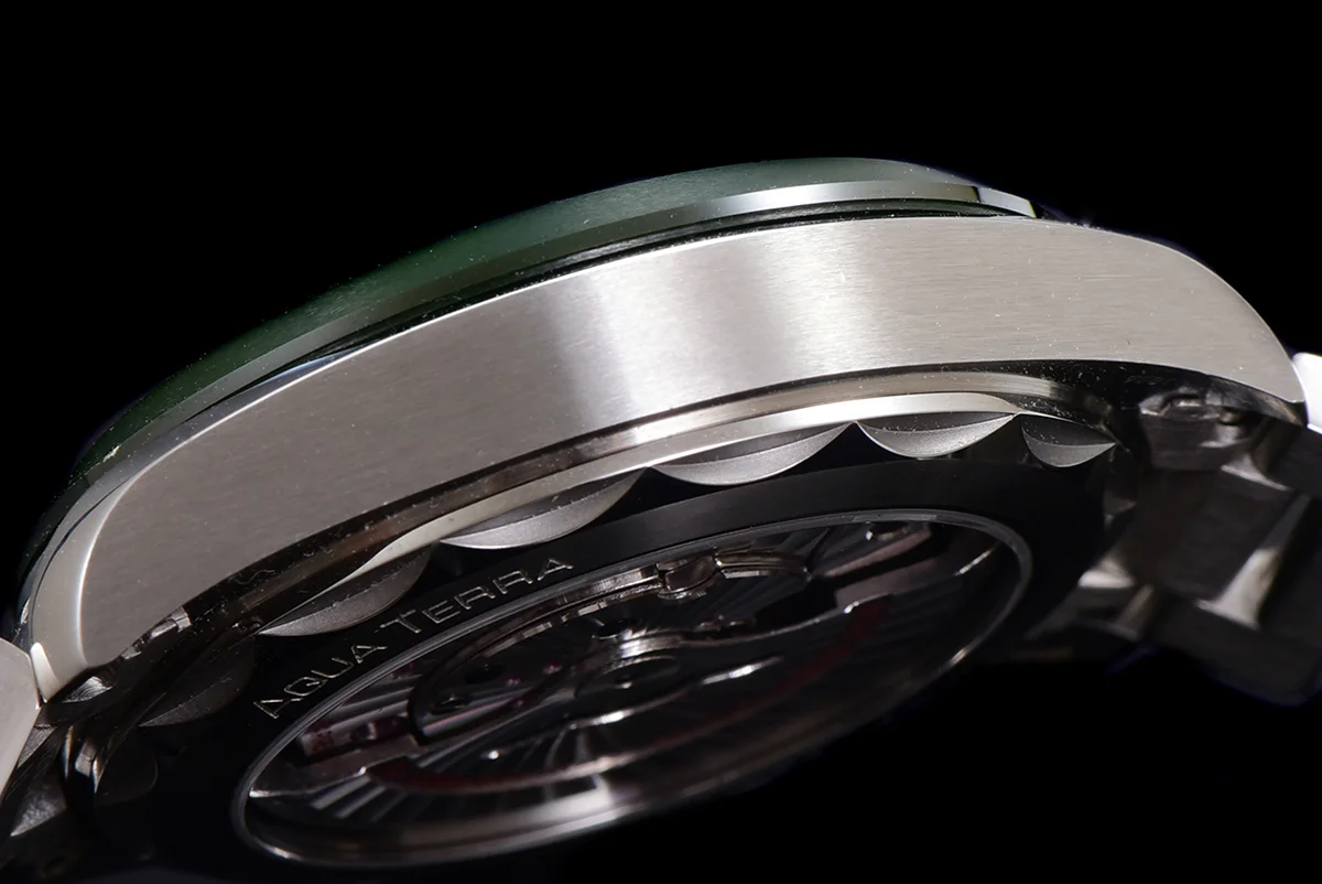 Seamaster Aqua Terra Worldtimer Master Chrononometer Green Dial on Bracelet