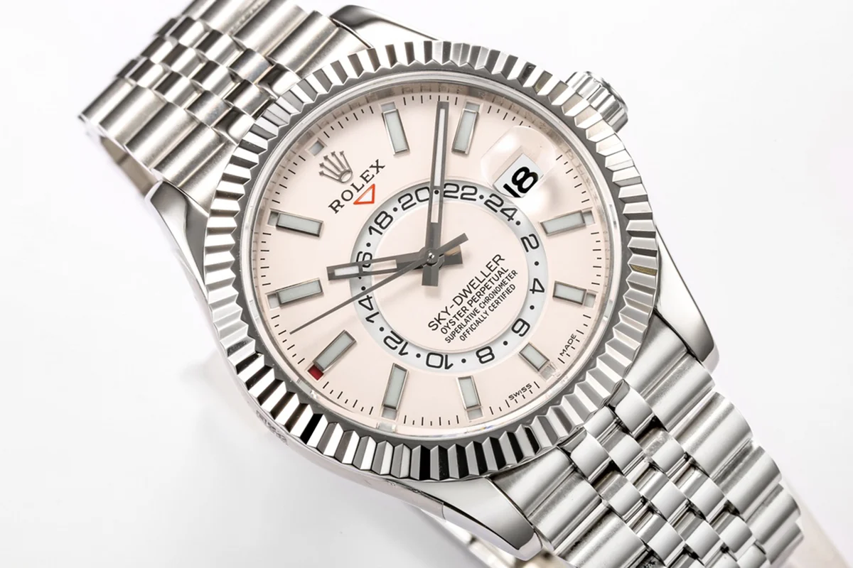 Sky-Dweller 326934 Off-White Dial in White Gold