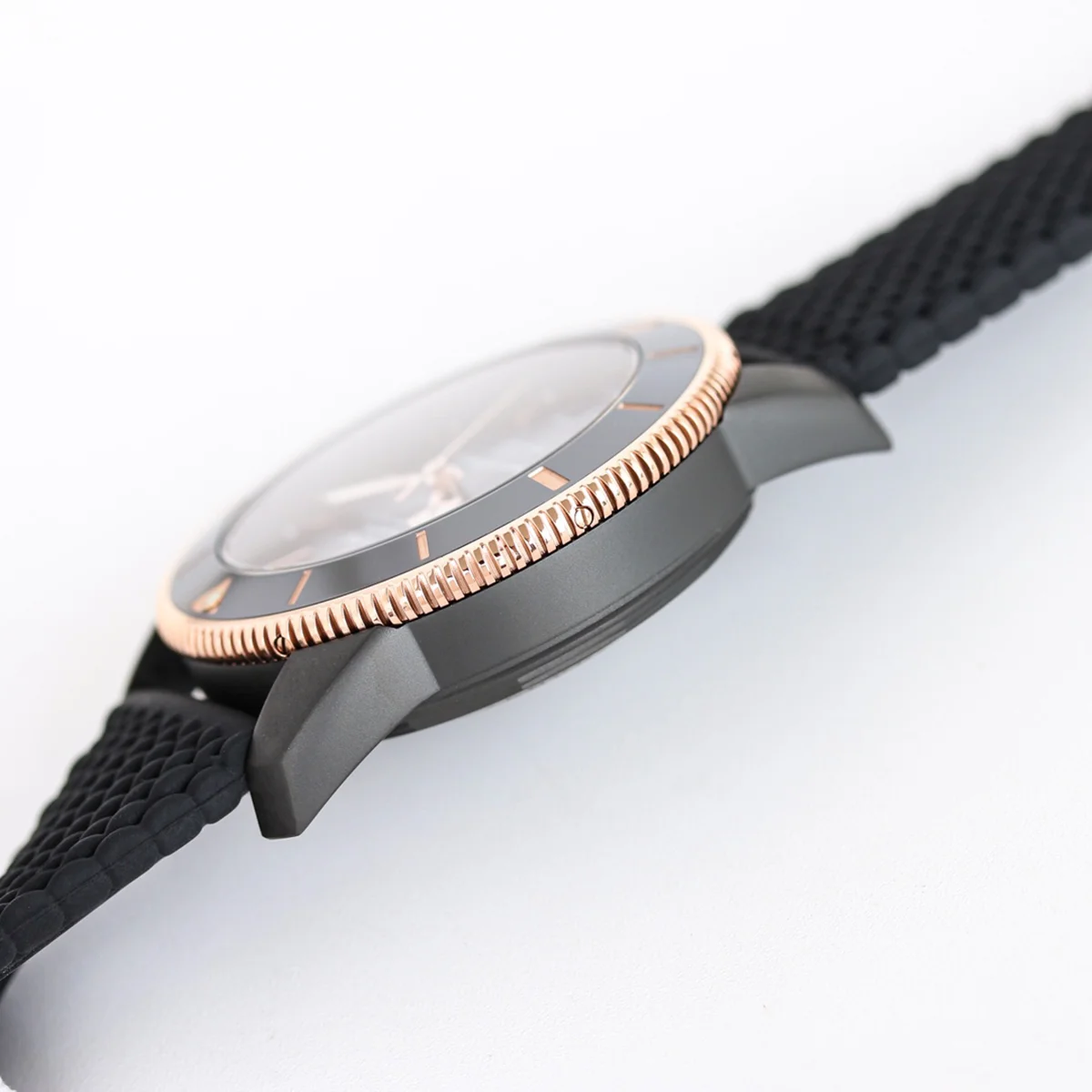 Superocean Heritage II B20 Automatic 42mm in Black Dial on Black Bezel in DLC on Rubber Strap